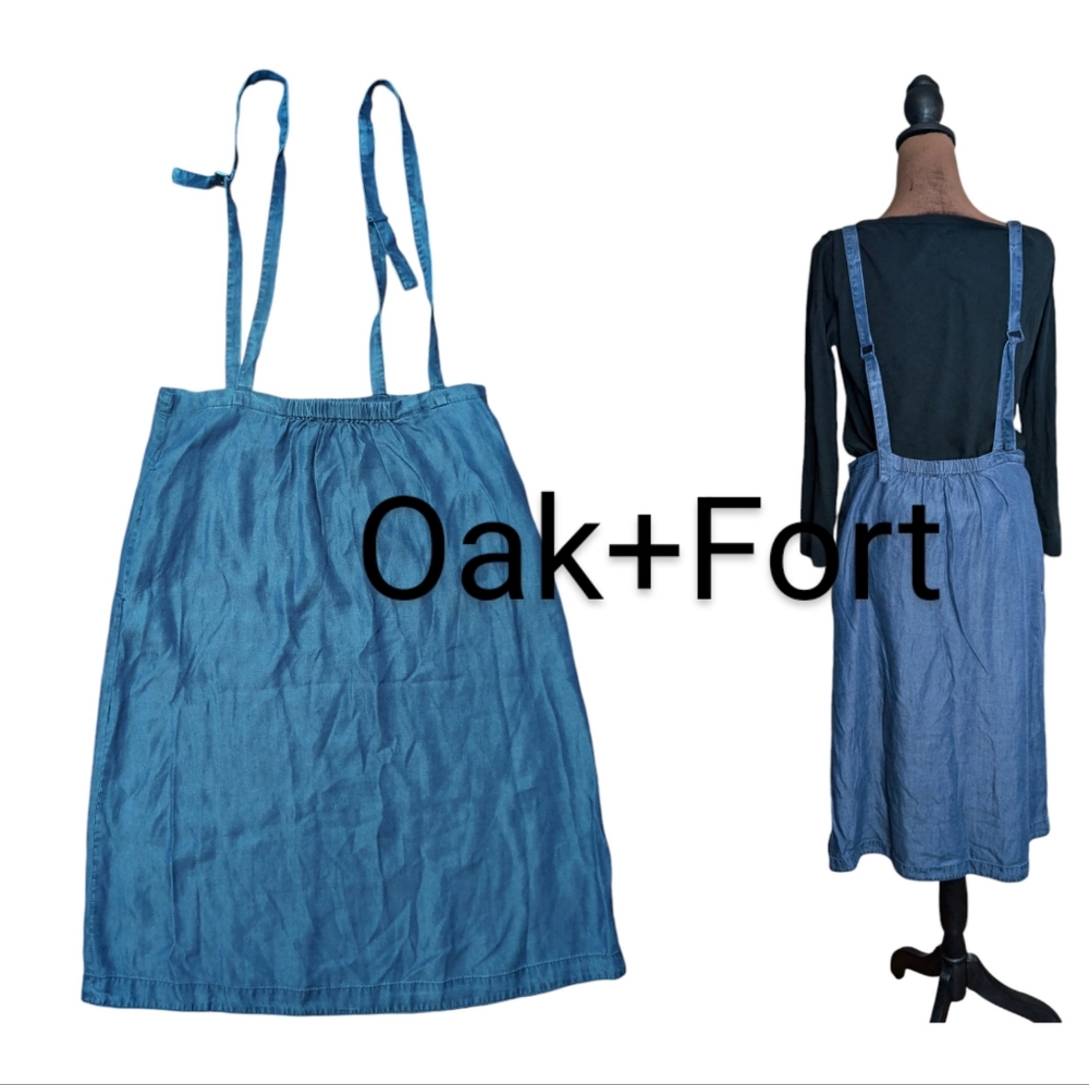 Oak +fort 100%  tencel denim chambray skirtall skirt with straps size M pockets